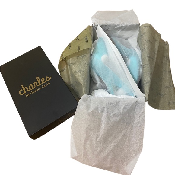 Charles David Impower vinyl Pump - Picture 5 of 10